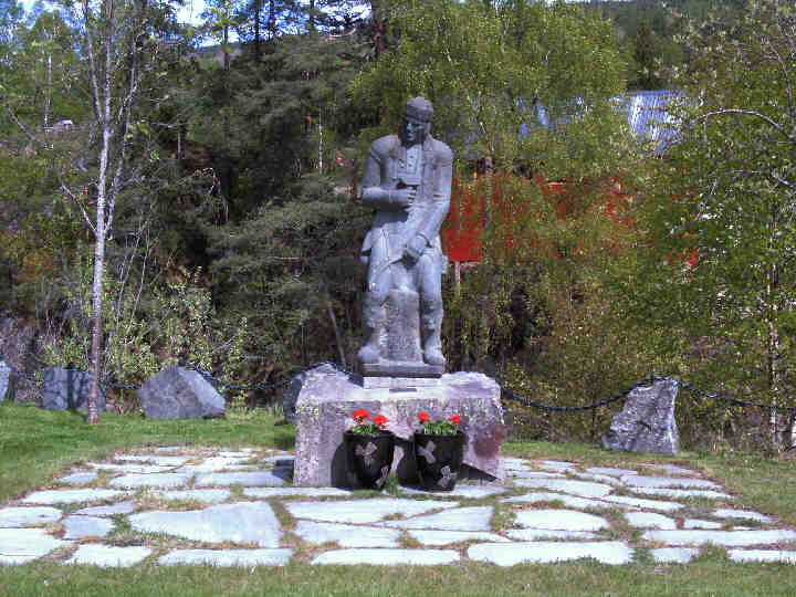 Das Schmiededenkmal in Tinn Austbygd / Tessungdalen
