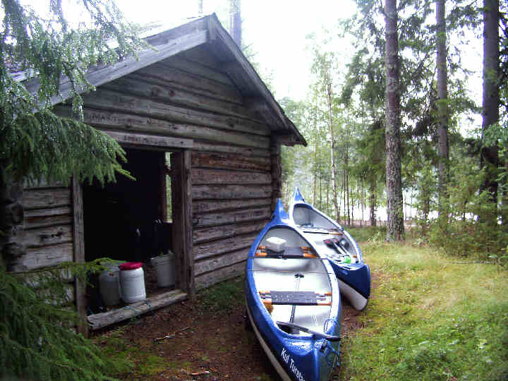 Trockenes Nachtlager an einer weiteren Flößerhütte "Spøkelsehytta"